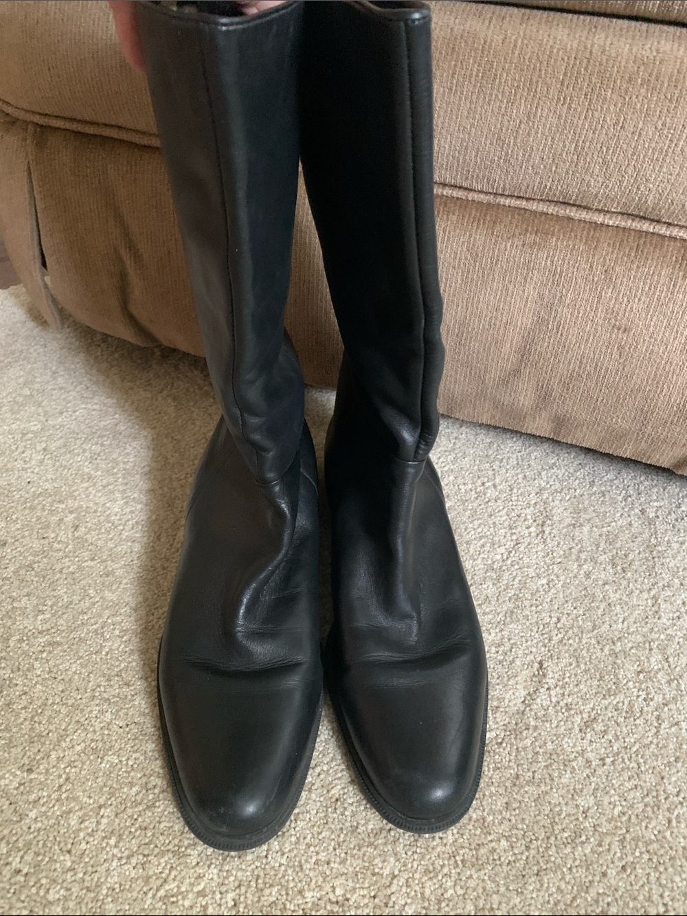 Naturalizer Black Leather Boots
Women’s Size 10 (snug fit)
In gr8 condition ⭐️ - Picture 6 of 7